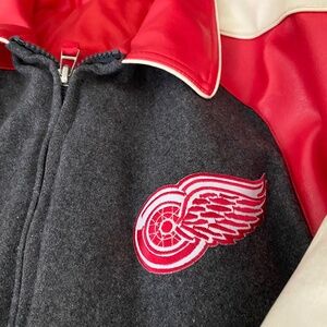 Detroit Red Wings Varsity Jacket. Puffy, Bomber Style XL Men's Athletic Apparel.
